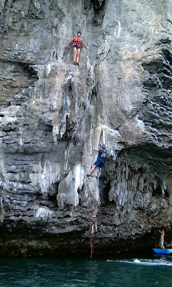 tonsai3 deep water soloing off tonsai